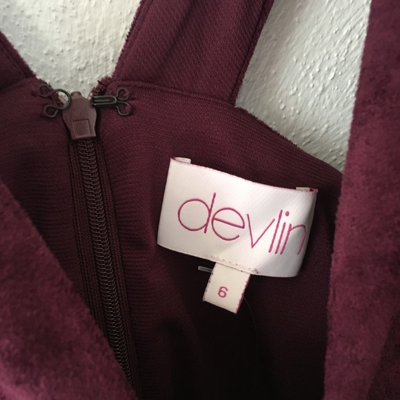 Devlin | NWT wine ruffle cold shoulder dress - Picture 4 of 9
